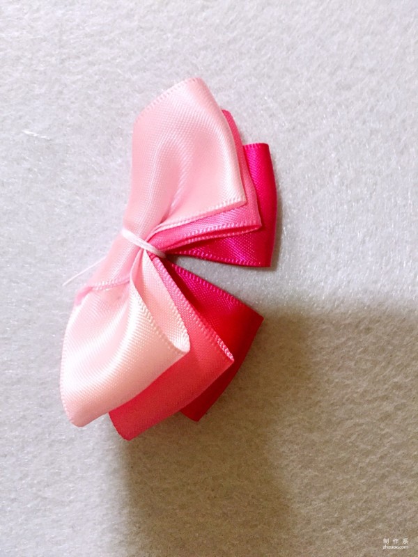 How to make a simple and beautiful little hairpin with ribbon by hand