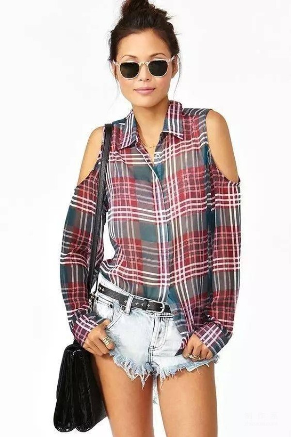 There are so many ways to wear a plaid shirt, do you really know how to wear it?