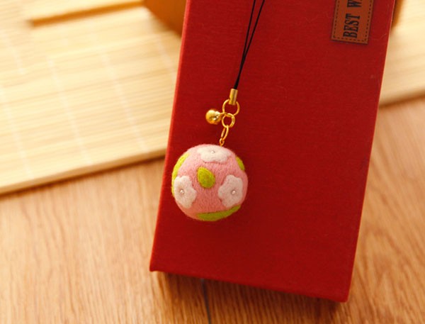 Appreciation of handmade wool felt Fulu dumpling pendant made by DIY