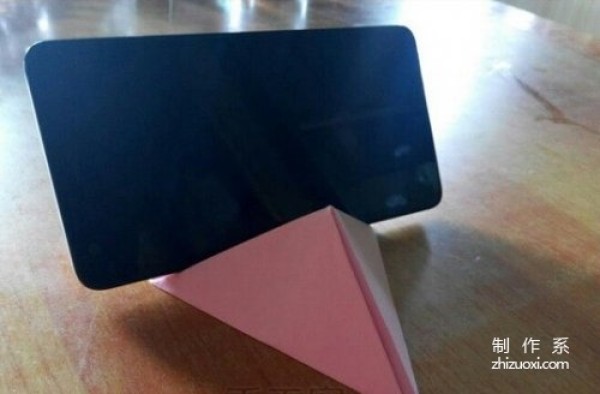 Creative origami tutorials in life-simple and practical mobile phone holder