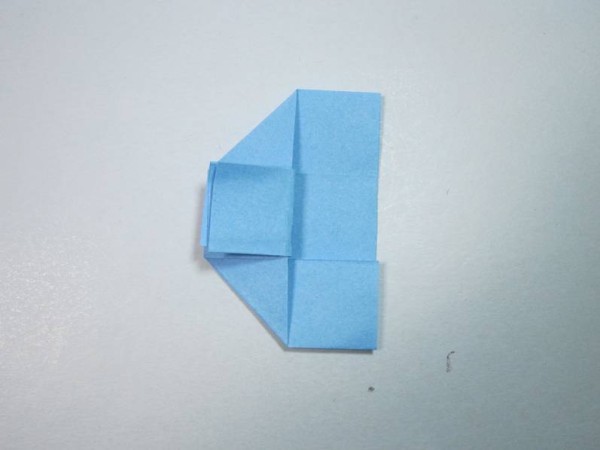 Simple origami tutorial for 3D chair