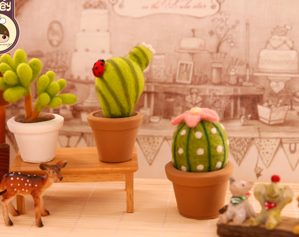 DIY simulated green sprouting succulent plant pots with wool felt