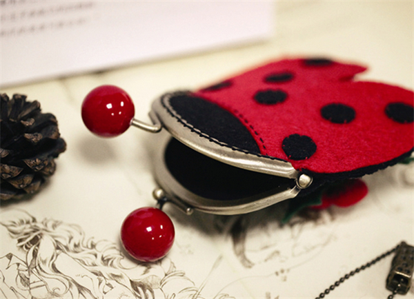 Fabric DIY to make cute seven-star ladybug gold bag