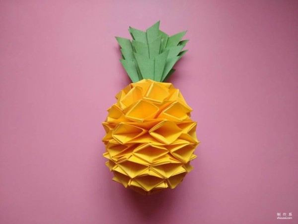 Realistic pineapple origami, so creative to use as decoration