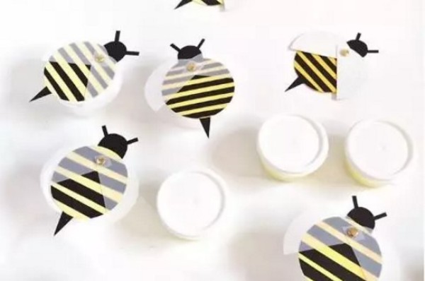 DIY creative handmade tutorial with step-by-step illustration of how to make slime bees