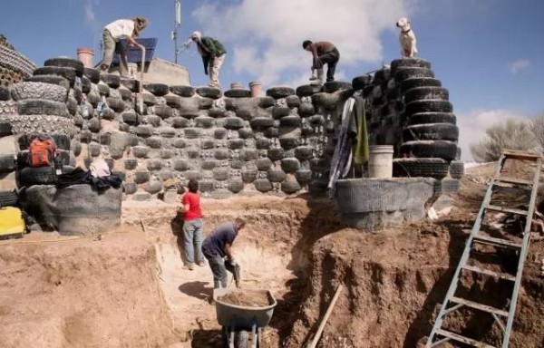 This old man turned 45 billion tons of garbage into a house