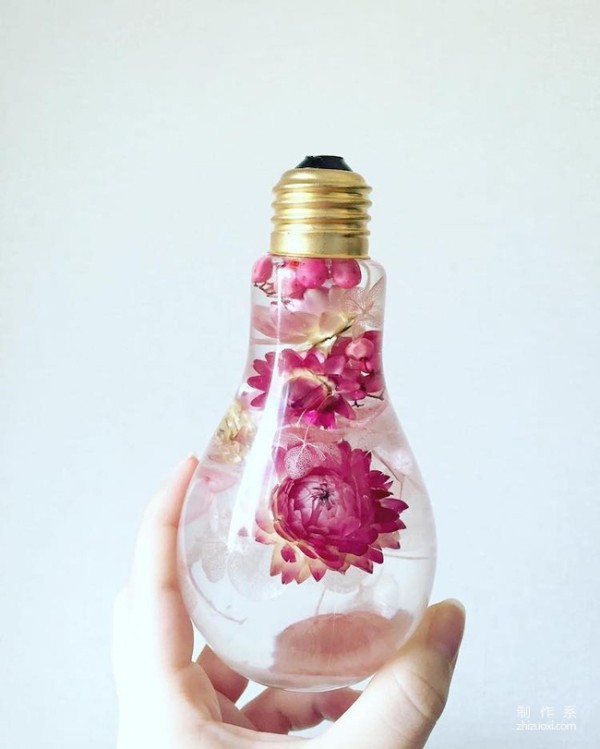 A girls heart blooms. Japanese flower artist creates super dreamy light bulbs for home decorations.