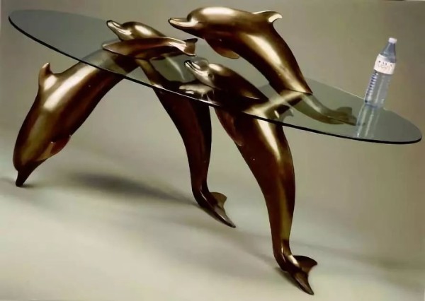 The creative animal coffee table opens up your imagination!