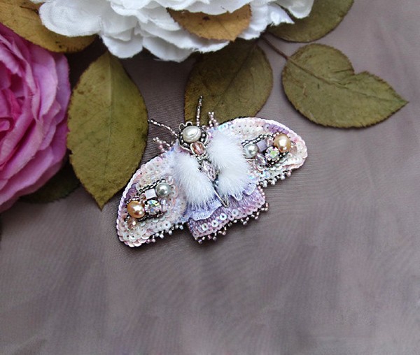 Appreciation of beaded handmade DIY beautiful and dazzling small insect products