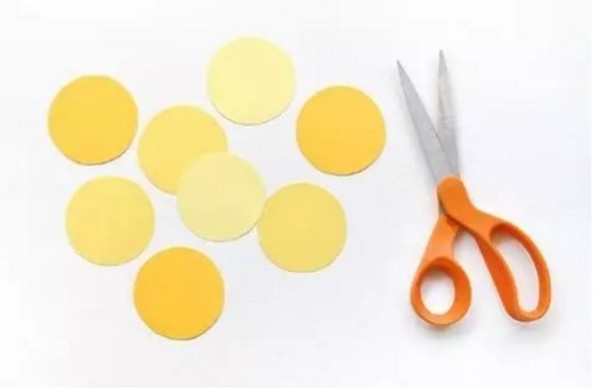 DIY creative handmade tutorial with step-by-step illustration of how to make slime bees