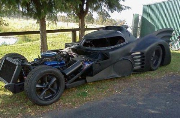 Aoniu people build Batman chariot