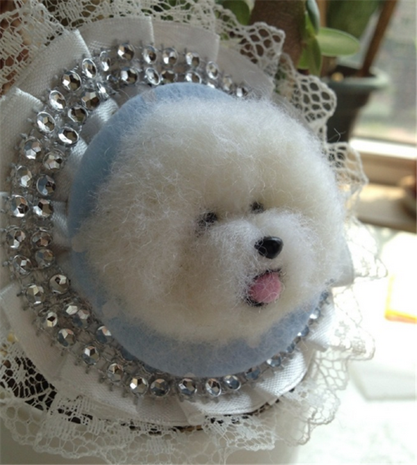 Wool felt DIY production of cute and cute Bichon Frize with slightly curly hair and cute Bichon Frize by washing, cutting and blowing