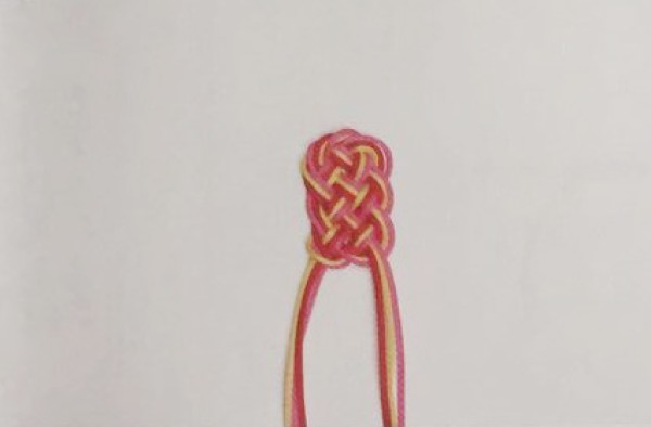 Illustration of hairpin knot Chinese knot tutorial