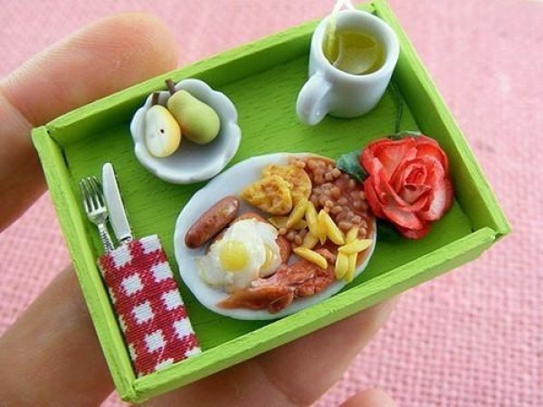 Exquisite miniature food carvings