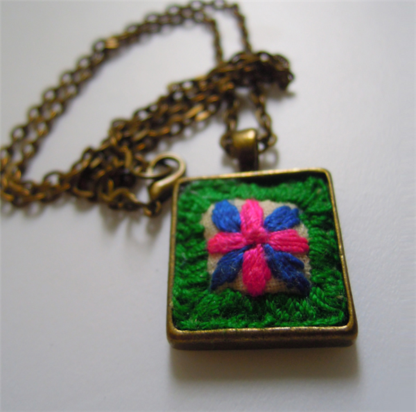 Appreciation of handmade creative DIY embroidered metal necklace with small flowers