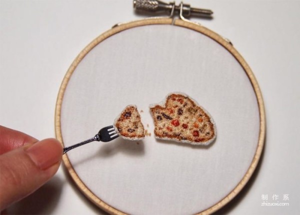 Using needles and threads instead of paintbrushes to embroider traditional Japanese delicacies