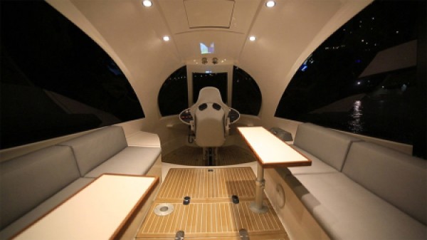 Exquisite capsule yacht