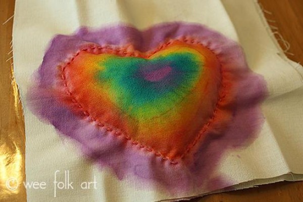 Interesting handmade tutorial for making heart-shaped pillows