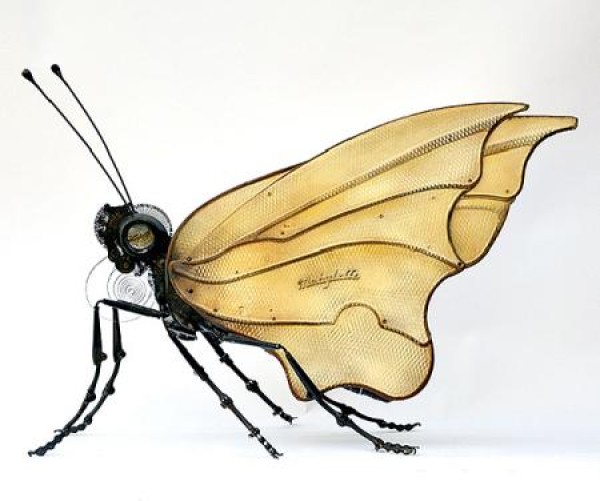 Realistic mechanical insects