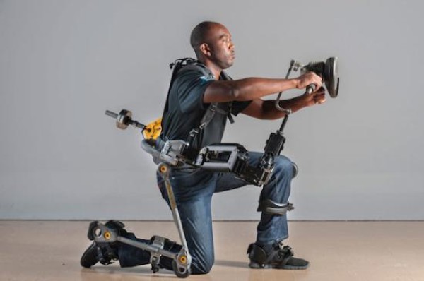 FORTIS exoskeleton device improves human strength