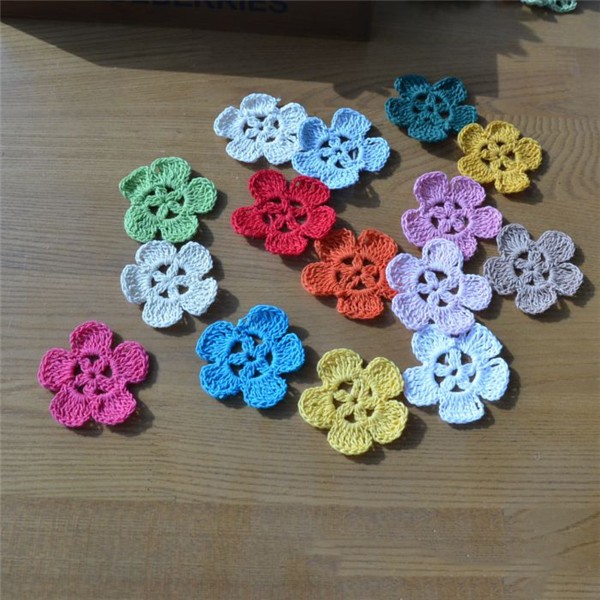 Creative and cute crochet small flower hair accessories made by handmade crochet DIY