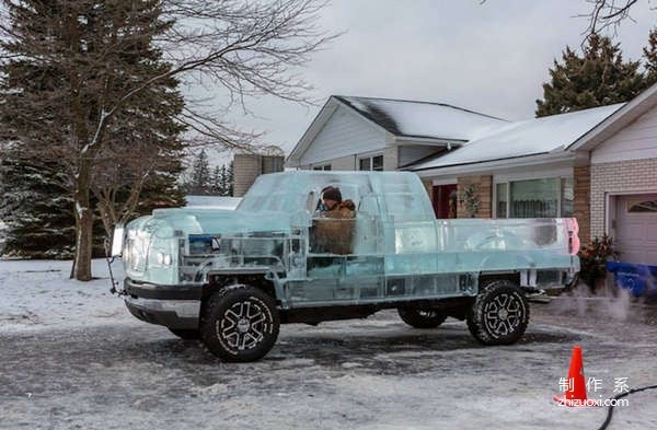 Creative ice sculpture art on pickup trucks 2 