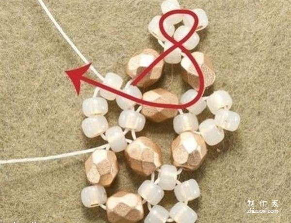 A beautiful snowflake-shaped beaded earrings DIY handmade tutorial