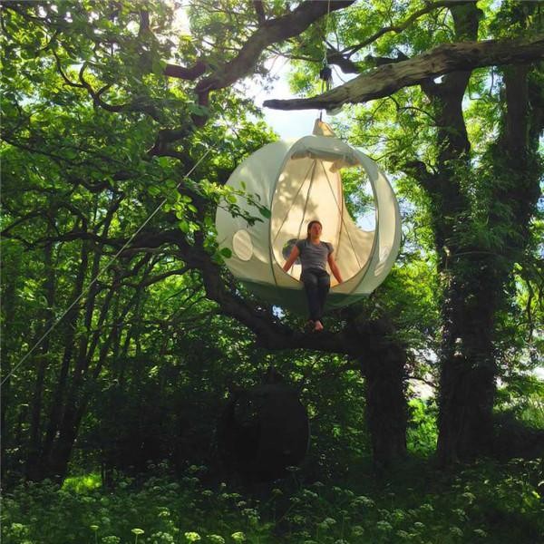 Spherical hanging tent