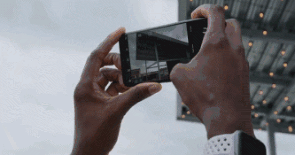 The worlds first five-camera mobile phone was released, and the effect is incredible but no one cares about it!