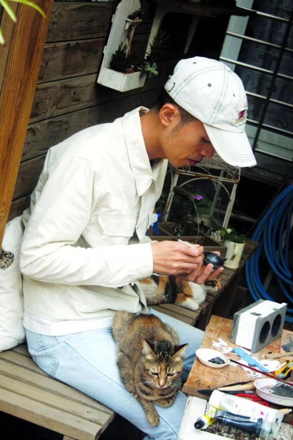 A young man from Beijing rebuilt a miniature old Beijing city