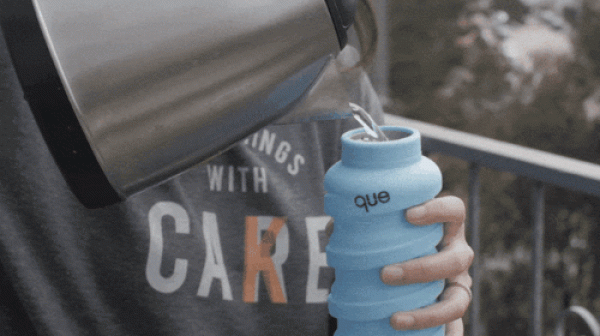 Stretchable and foldable eco-friendly water bottle que Bottle