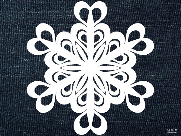 Folk handmade art paper-cutting, a simple and exquisite hand-cutting method of six-petal snowflake paper-cutting pattern.