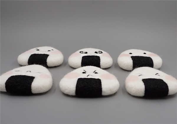 Enjoy the creative DIY wool felt handmade cute rice balls