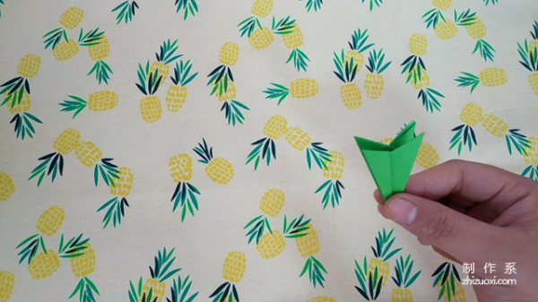 The origami pineapple that many people played with when they were children is a classic!