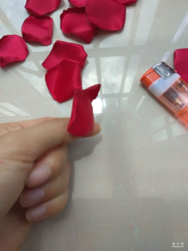 Handmade ribbons, handmade methods of burning beautiful roses on ribbons