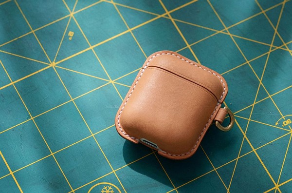 How to make a shape-shaped AirPods headphone case