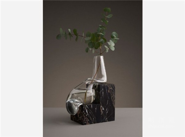 Strong and soft Bingjis glass vase