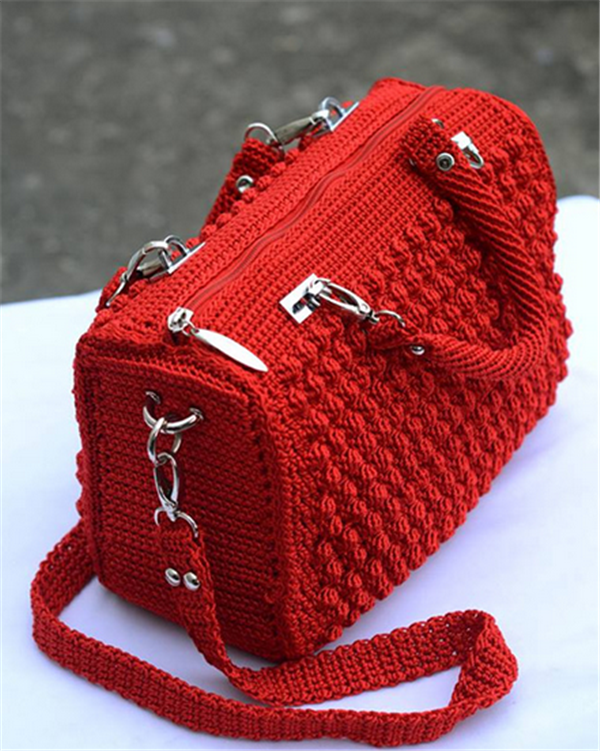 Creative handmade Chinese red beautiful bag made by crochet DIY