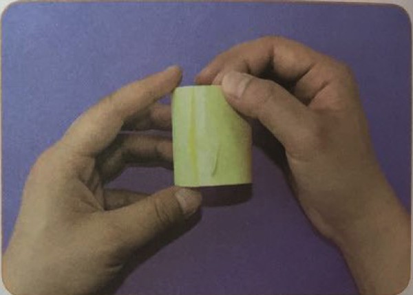 Steps to make a cup origami cup