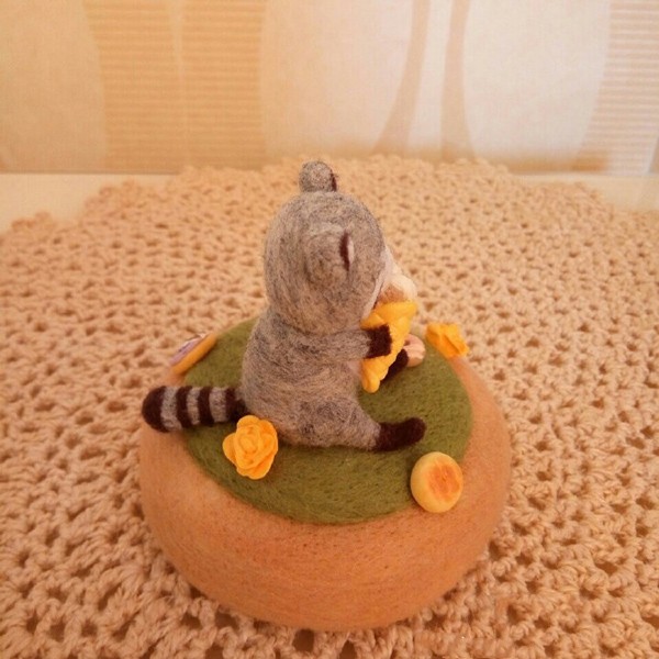 Wool felt DIY cute little raccoon who loves ice cream