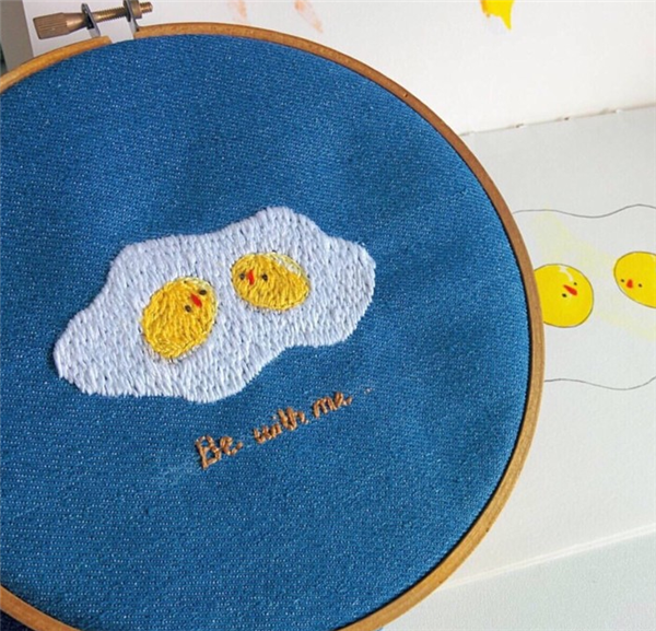 Cute egg nutritious breakfast egg noodles made with handmade DIY creative embroidery