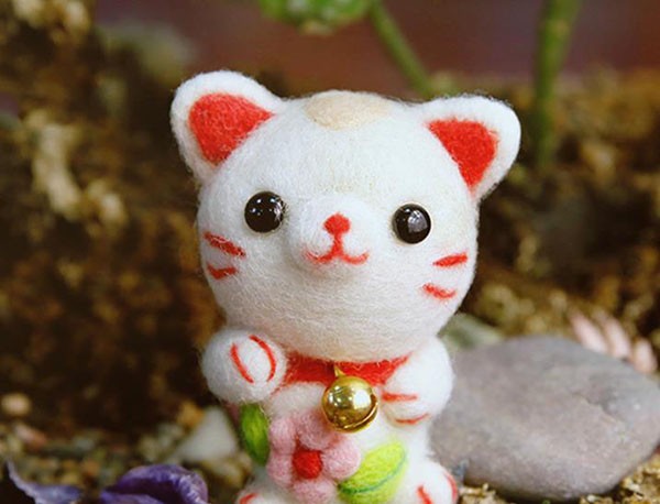 Creative handmade DIY wool felt lucky cat products that attract good luck