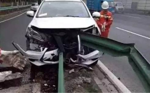 New anti-collision barrier on expressway effectively reduces accident injuries