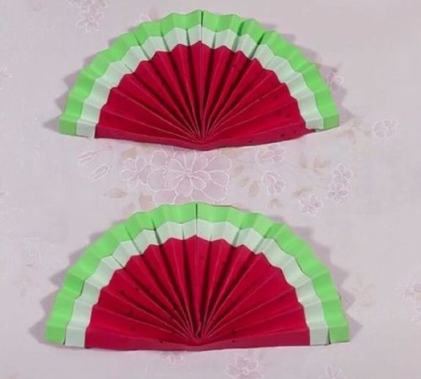 Watermelon fan How to make a watermelon-shaped fan