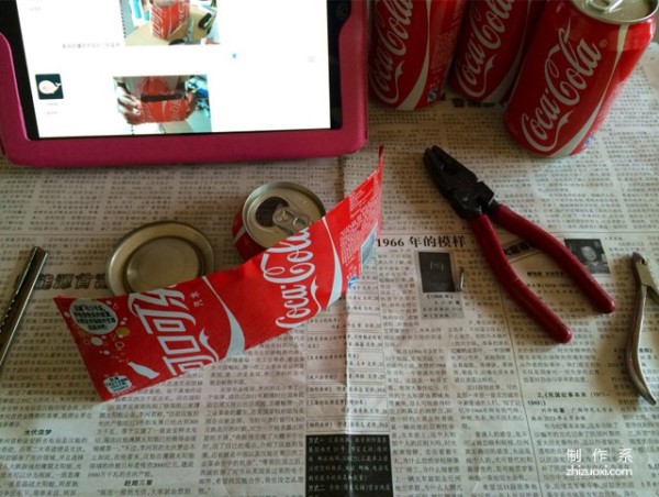 Using your hands, waste can be turned into beautiful handicrafts. Isn’t the can diy camera model very realistic?