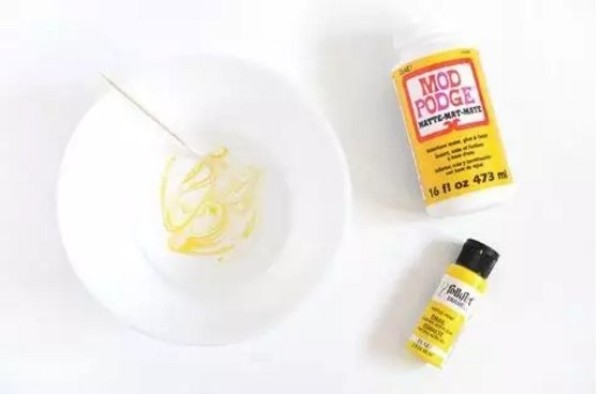 DIY creative handmade tutorial with step-by-step illustration of how to make slime bees