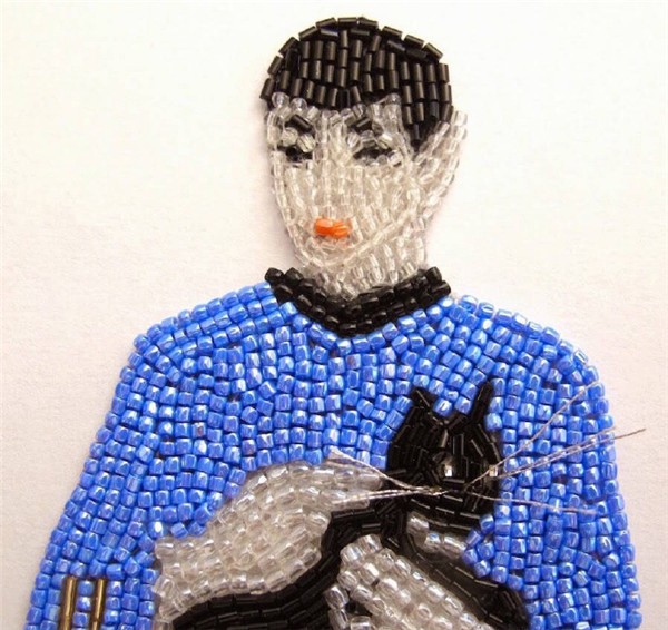 Various character creative works made by different handmade beading DIY