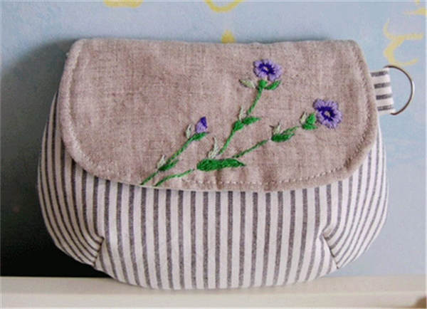 Creative and beautiful clutch bag handmade with embroidery DIY