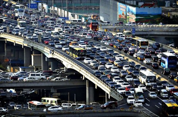 Uncle designs a new overpass that can effectively improve traffic efficiency by 10 times