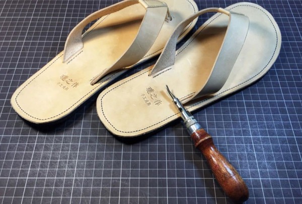 Making basic leather flip-flops (with drawings)